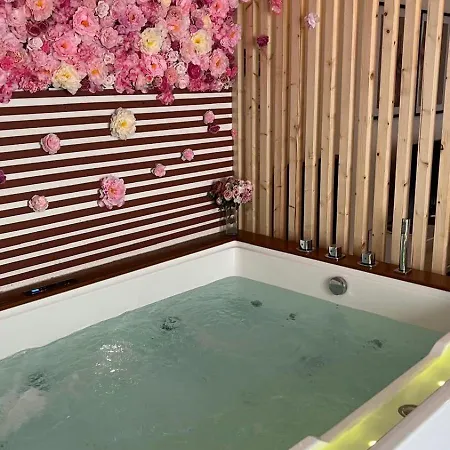 Apparemment Jacuzzi Balneo Centre De *