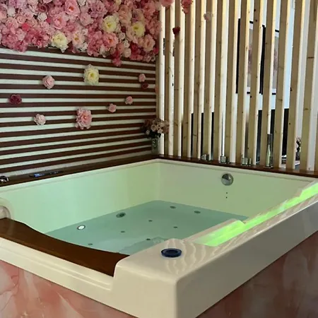 Apparemment Jacuzzi Balneo Centre De *