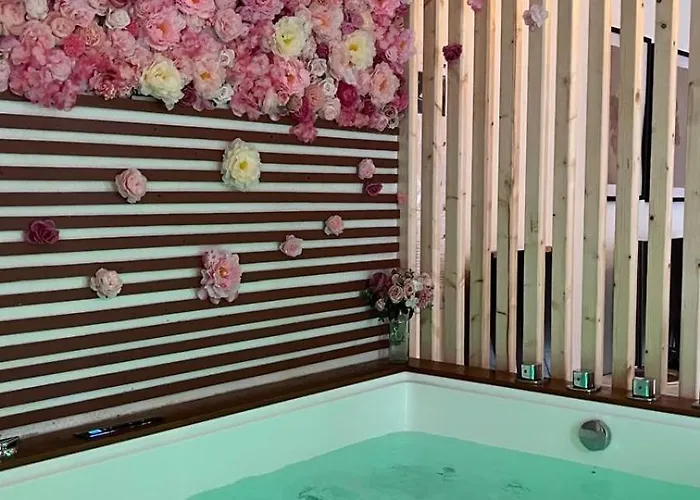 Lejlighed Apparemment Jacuzzi Balneo Centre De *