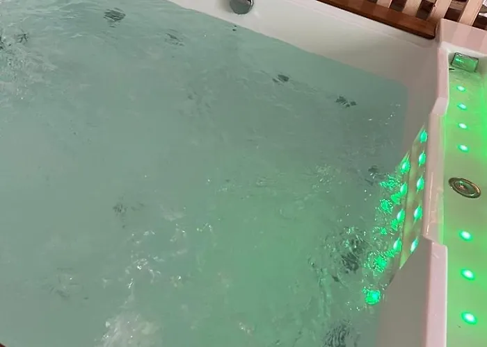 Daire Apparemment Jacuzzi Balneo Centre De *