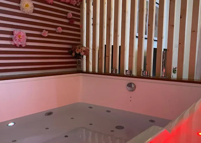 Apartment Apparemment Jacuzzi Balneo Centre De *