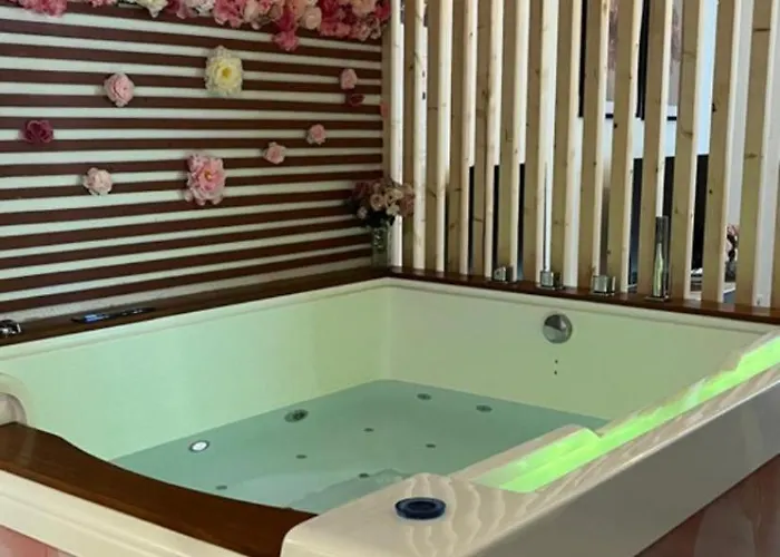 Apparemment Jacuzzi Balneo Centre De *