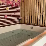 アパート Apparemment Jacuzzi Balneo Centre De ボルドー