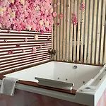 Apparemment Jacuzzi Balneo Centre De * ボルドー