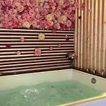 Apparemment Jacuzzi Balneo Centre De アパート