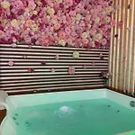 Apparemment Jacuzzi Balneo Centre De ボルドー