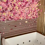 Apparemment Jacuzzi Balneo Centre De アパート *